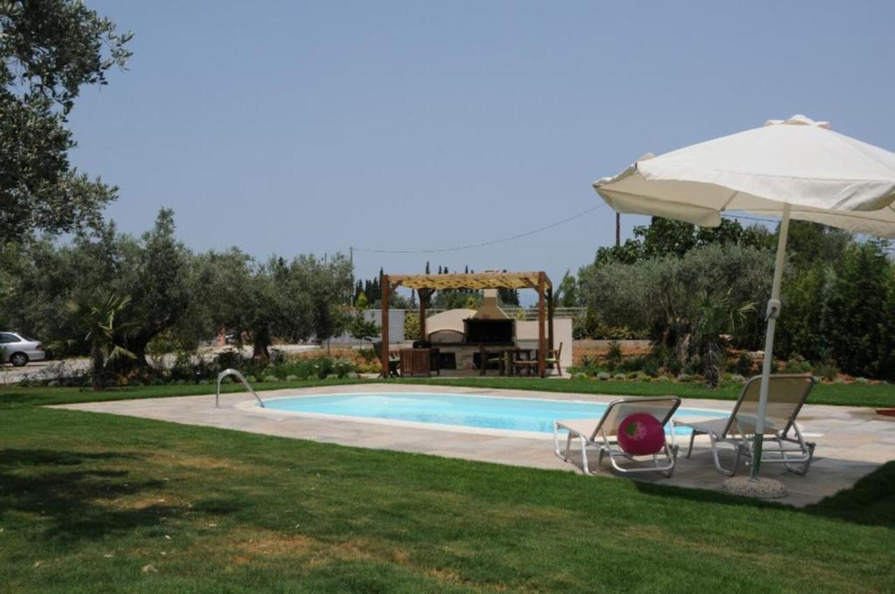 Luxurious 6 Bedroom Villa In A Great Location Chalkís Exterior foto